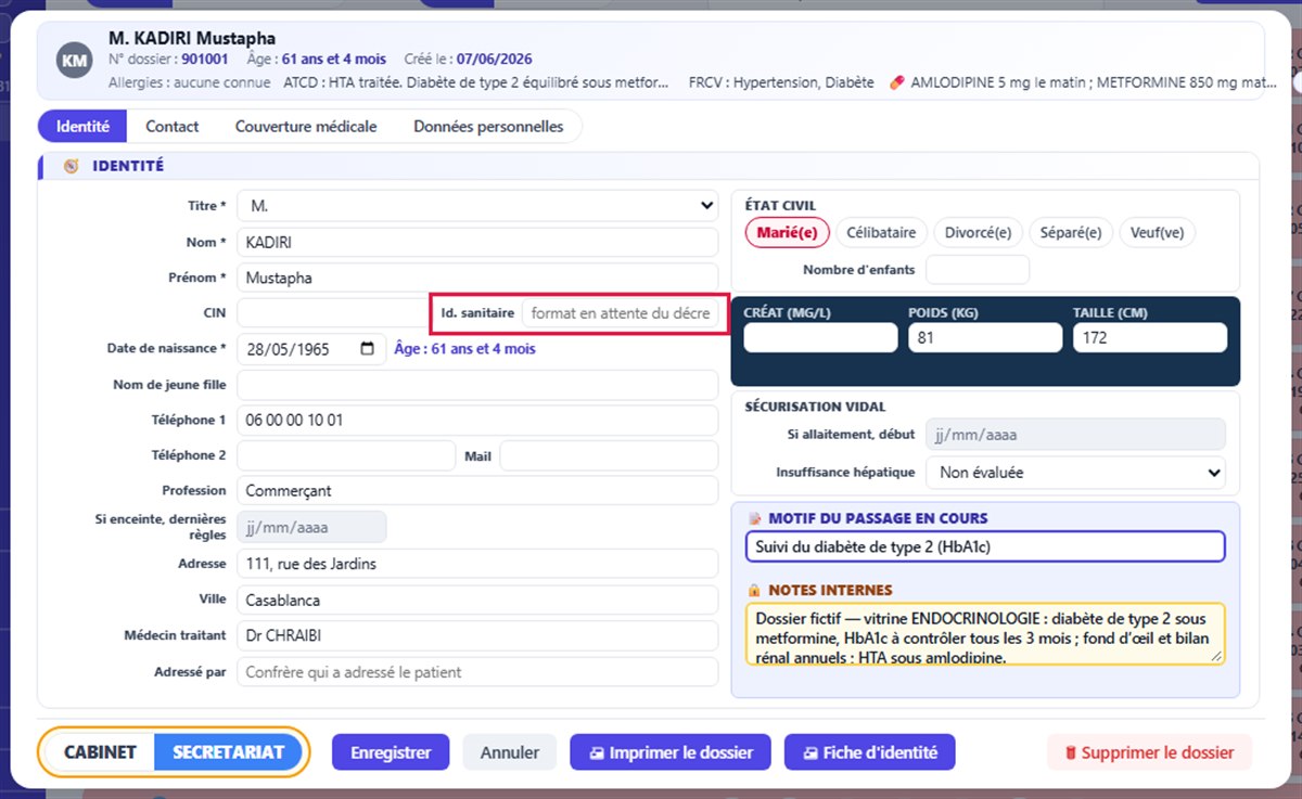 Onglet Identité de la fiche d'un patient fictif, avec le champ Identifiant sanitaire en attente du format officiel.